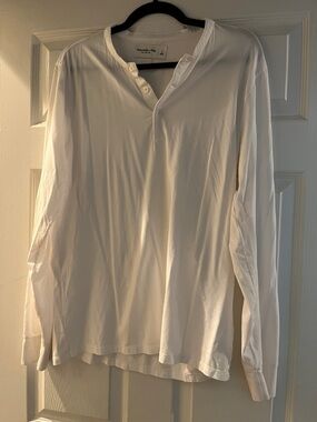 Abercrombie and Fitch Henley size large